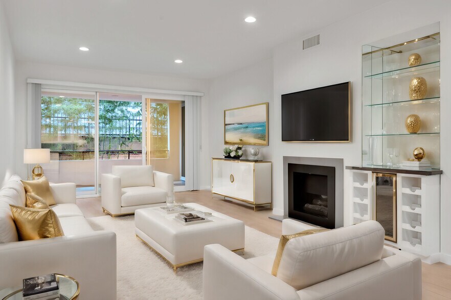 Primary Photo - Holmby Street Luxury Investments LLC