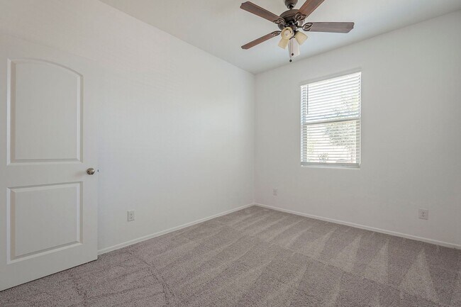 Building Photo - Gorgeous 4 Bed / 2 Bath Home – Move-In Rea...