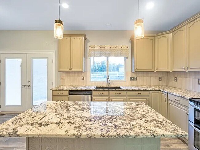 Building Photo - 2228 Red Maple Cir