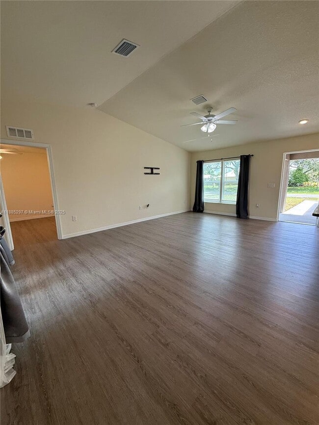 Building Photo - 1209 Banjo Ct