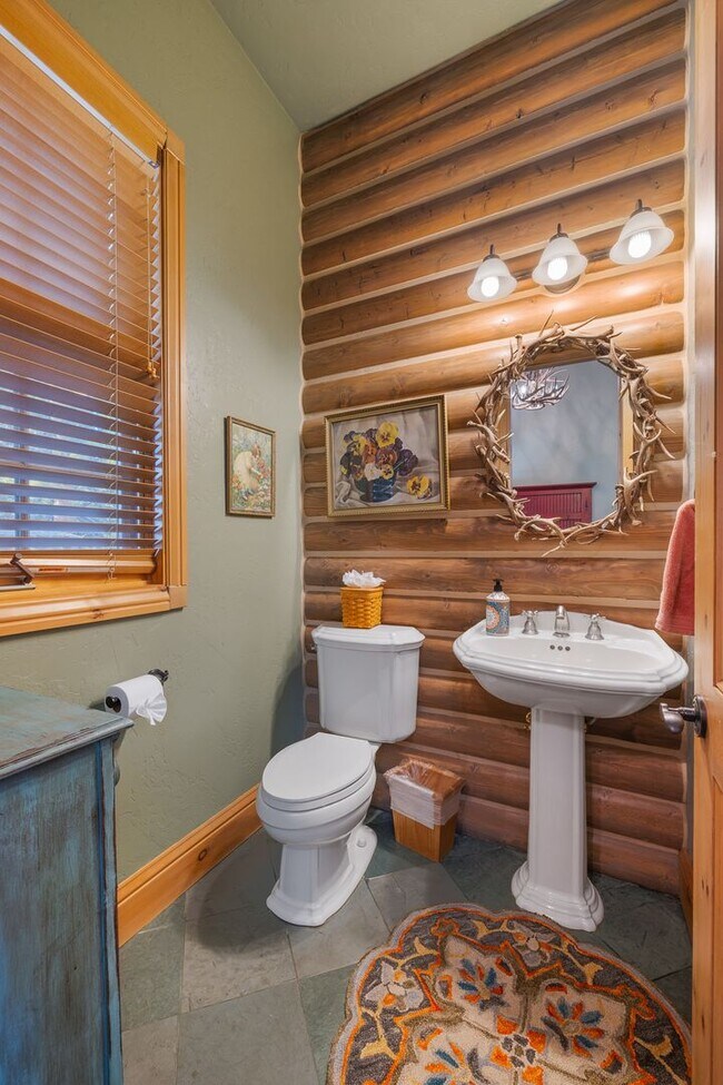 Building Photo - New to the market!  Log home in Frisco!  L...