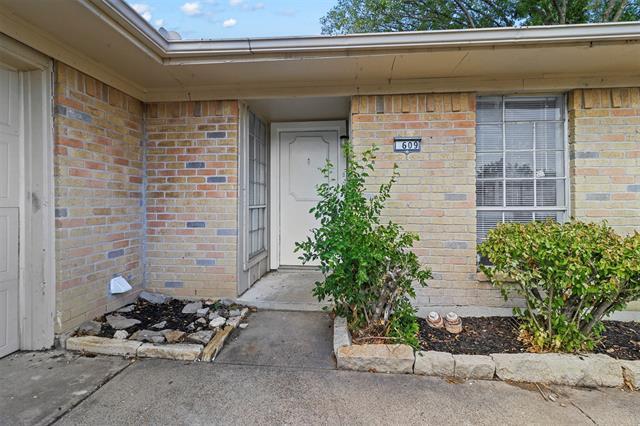 Building Photo - 609 Shadyglen Dr