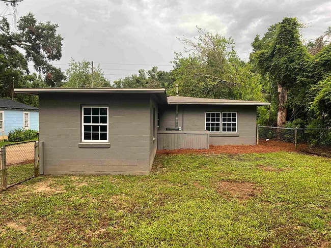 Building Photo - 1240 Levy Ave