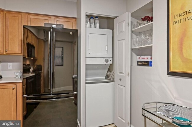 Building Photo - 1077 30th St NW