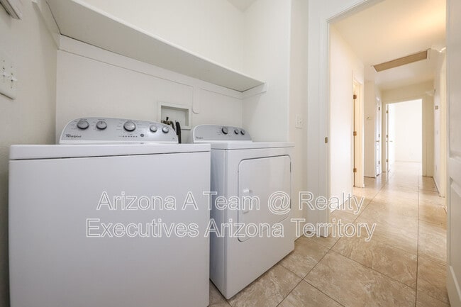 Building Photo - 2868 W Simplicity Dr
