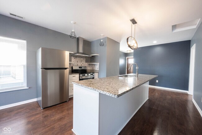 Building Photo - 3157 E Washington St