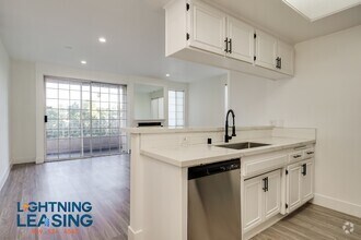 Building Photo - 15132 1/2 Magnolia Blvd-103D