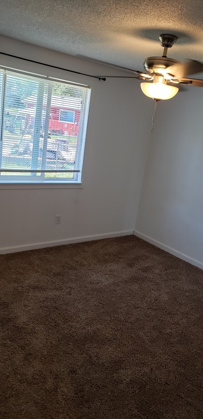 Building Photo - 525 W Twilight Ct