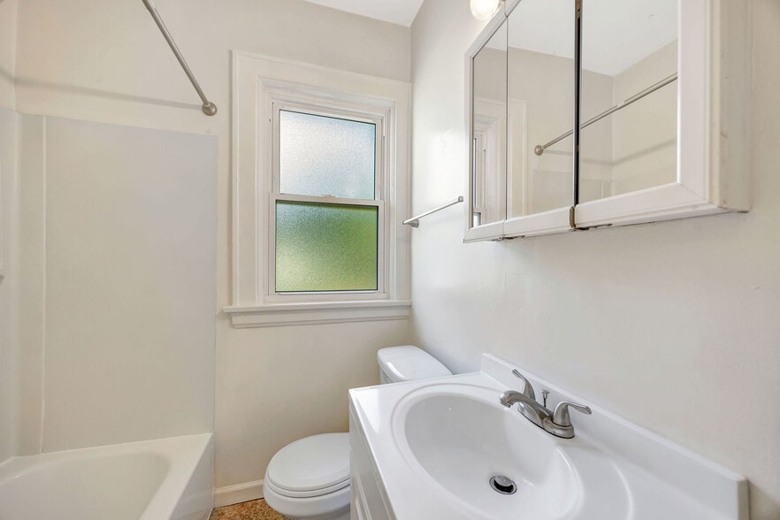 Building Photo - 6601 Iris Ave