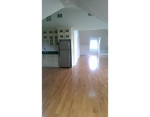 Building Photo - 893 South St