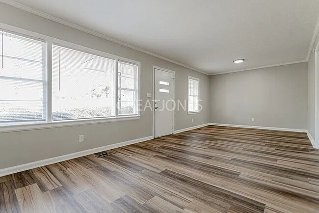 Building Photo - 4346 Pinebrook Dr