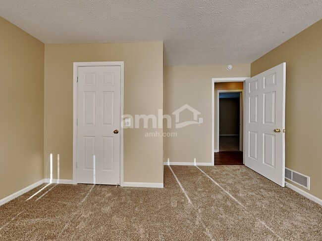 Building Photo - 6402 Kelsey Dr