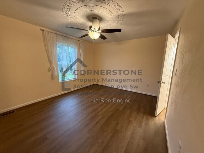 Building Photo - 4518 Lomond Cir