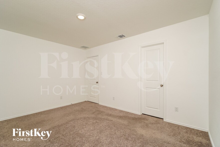 Building Photo - 5163 Fowler Crst