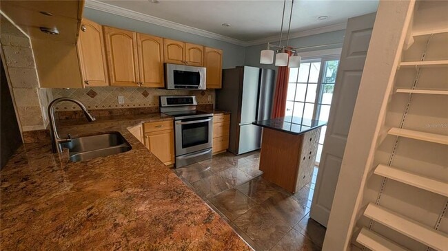 Building Photo - 4000 Poinciana Ct