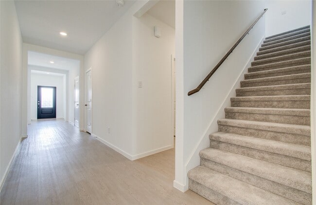 Building Photo - 26514 Foxtail Fern Dr