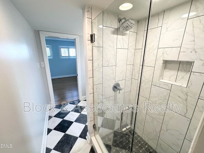 Building Photo - 4512 Drexel Dr