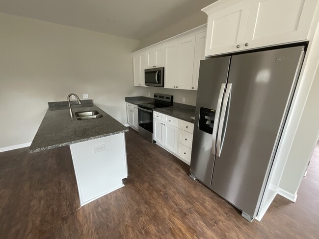 Building Photo - 1015 W C St