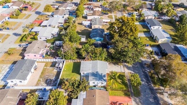 Building Photo - 1130 N 70th Ave