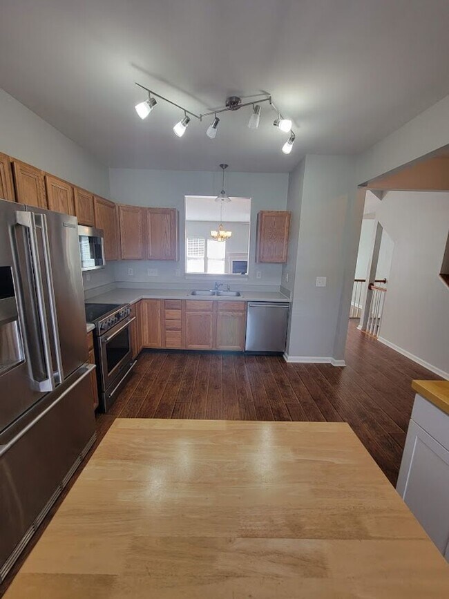 Building Photo - Huntersville Townhouse located in Rosedale!