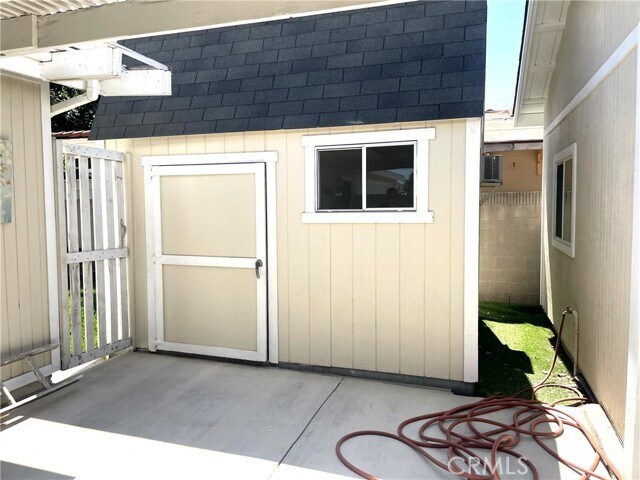 Building Photo - 9488 Foster Rd