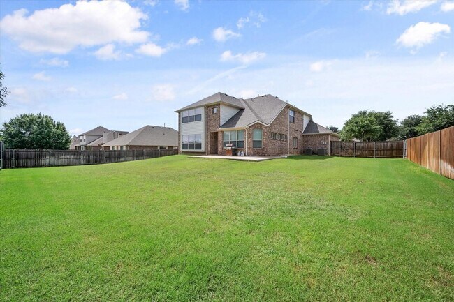 Building Photo - 1202 Killian Dr