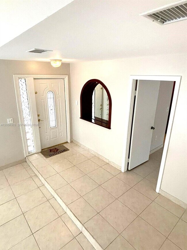 Building Photo - 613 Patio Village Way