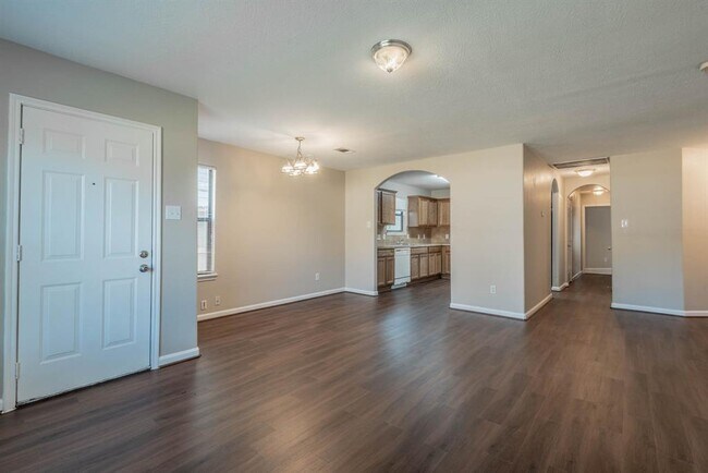Building Photo - 10233 Azalea Village Dr