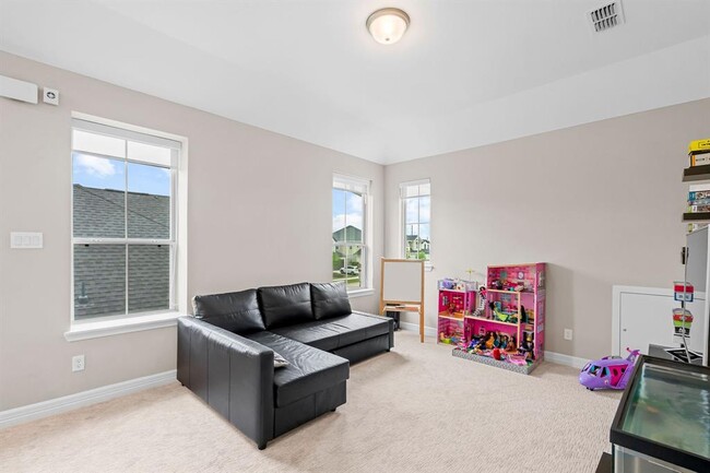 Building Photo - 4106 Sherman Oak Ln