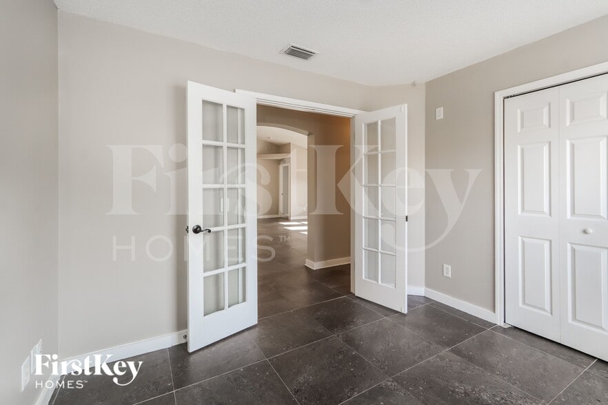 Building Photo - 11780 Shirburn Cir