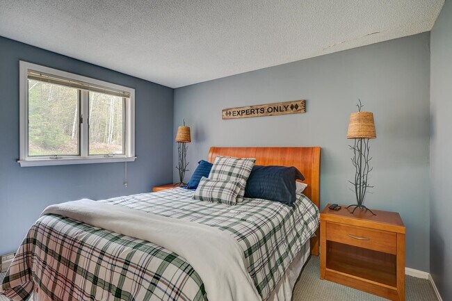 Building Photo - F37 Nordic Village Ln