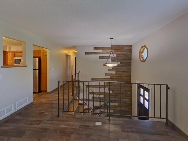 Building Photo - 17311 Sunset Trail SW