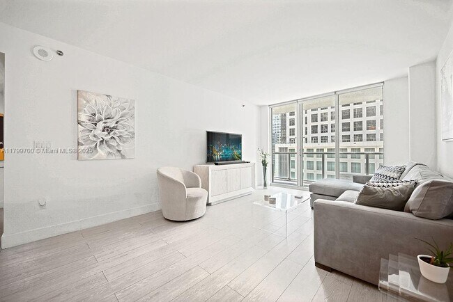 Building Photo - 500 Brickell Ave