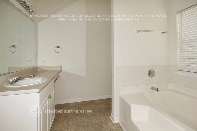 Building Photo - 3473 Cameo Ct