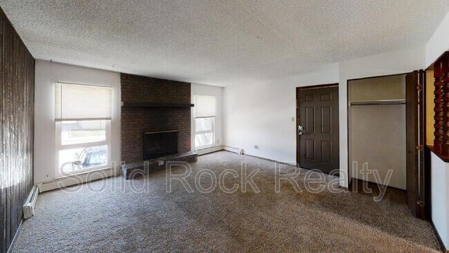 Building Photo - 345 Gahart Dr