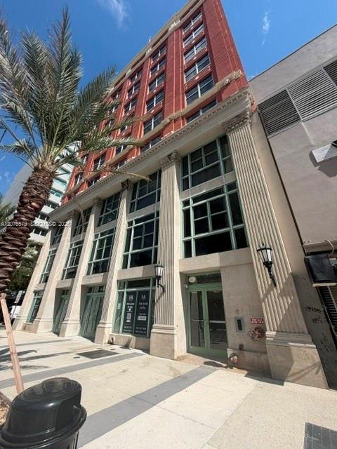 Building Photo - 111 E Flagler St