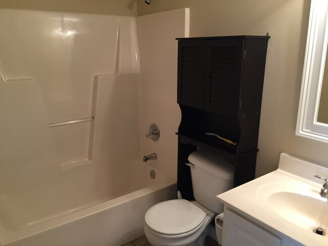 Building Photo - 8605 London Park Ct