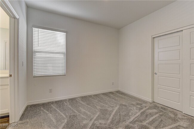 Building Photo - 222 Palisade Fls Ave