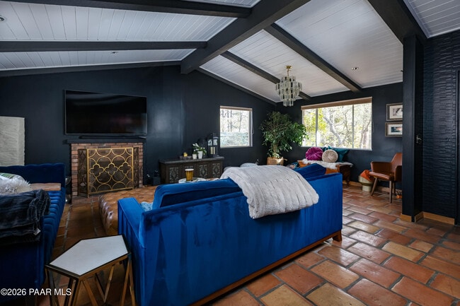 Building Photo - 372 Verde Ln