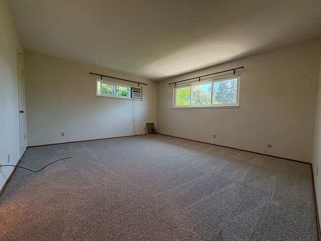 Building Photo - Charming Palo Alto Home with Beautiful Lan...