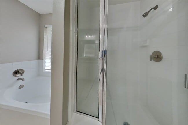 Building Photo - 4959 Sentry Woods Ln