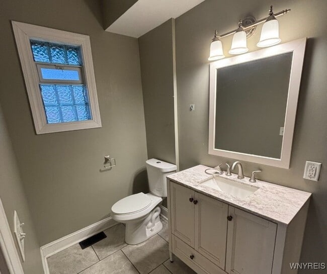 Building Photo - 2096 Seneca St