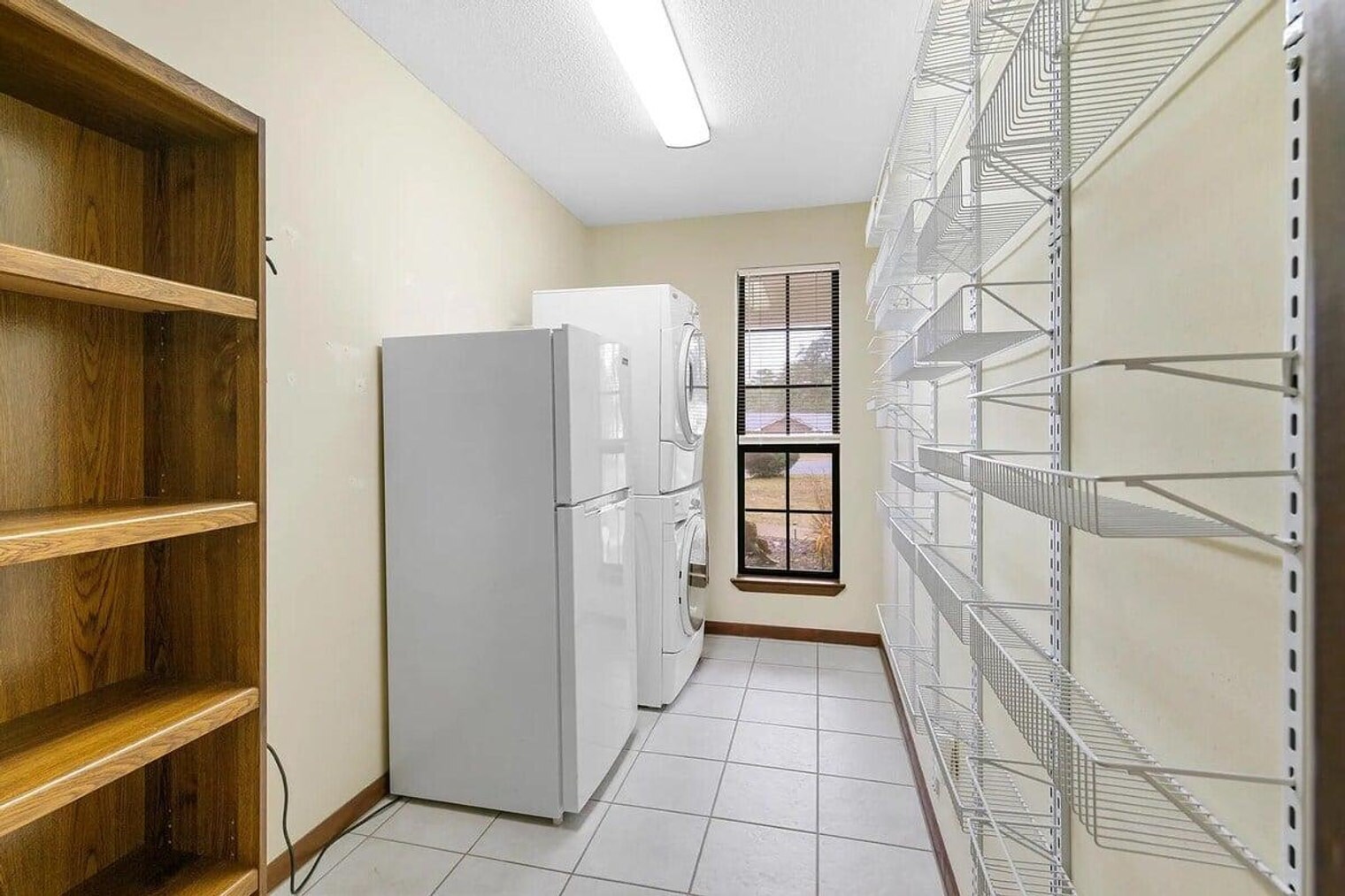 Building Photo - 937 Ridgewood Way