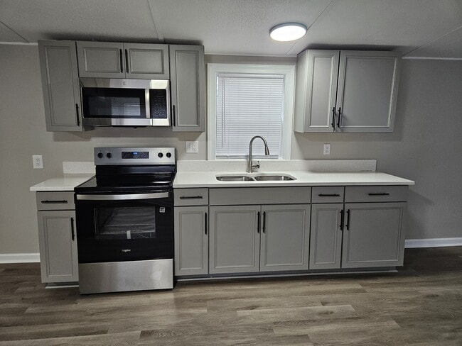 Building Photo - 118 Oakridge Dr