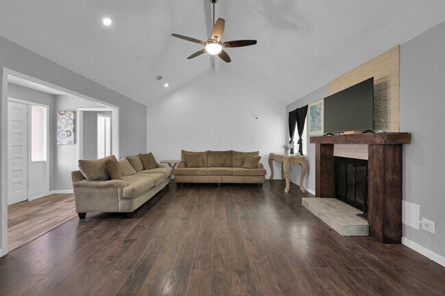 Building Photo - 5928 Sinclair Dr