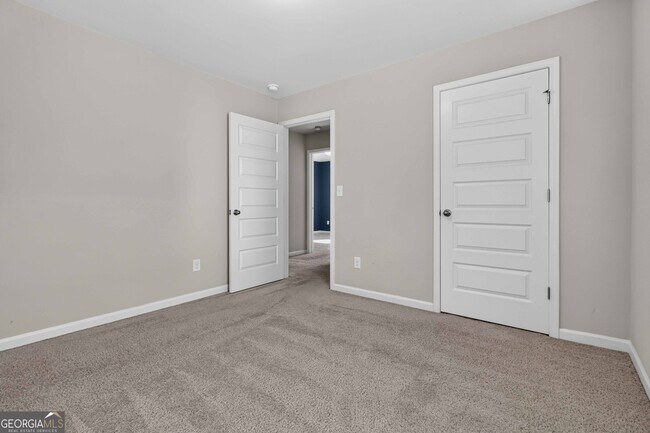 Building Photo - 3744 Hampshire Walk SW