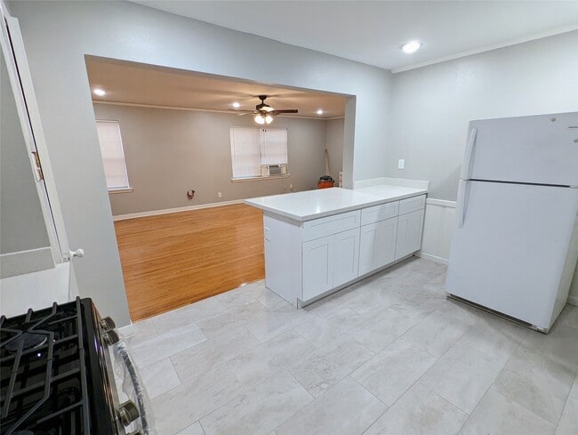 Building Photo - 4714 Oakshire Dr