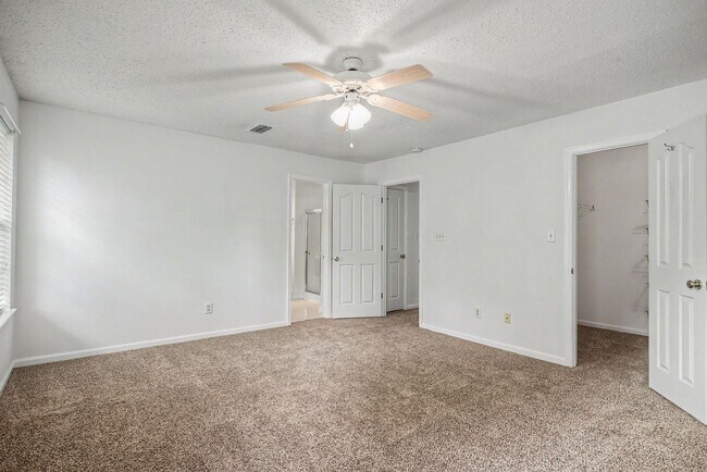 Building Photo - 960 Drivers Ln