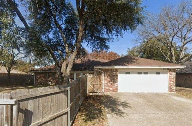 Building Photo - 1110 Redman Ln