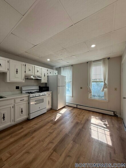 Building Photo - 31 Falcon St